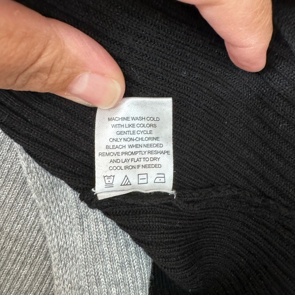 Absolutely Famous Women’s Sweater - Picture 5 of 5